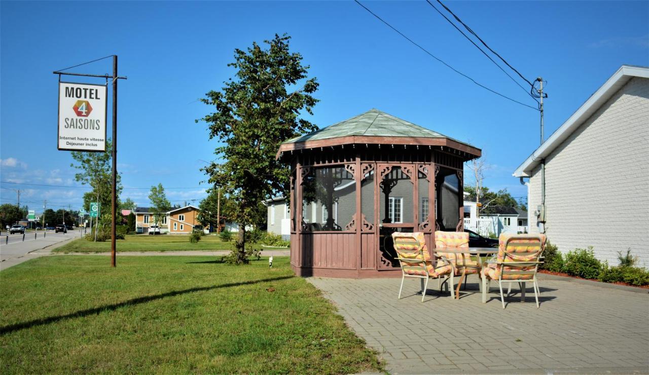 Motel Quatre Saisons Forestville Exteriör bild