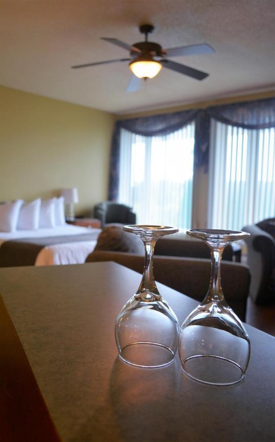 Motel Quatre Saisons Forestville Exteriör bild